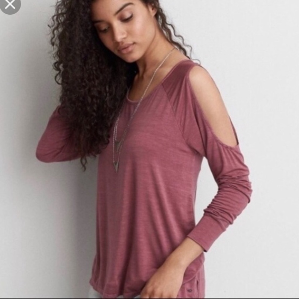 American Eagle Cold Shoulder Soft N Sexy Top